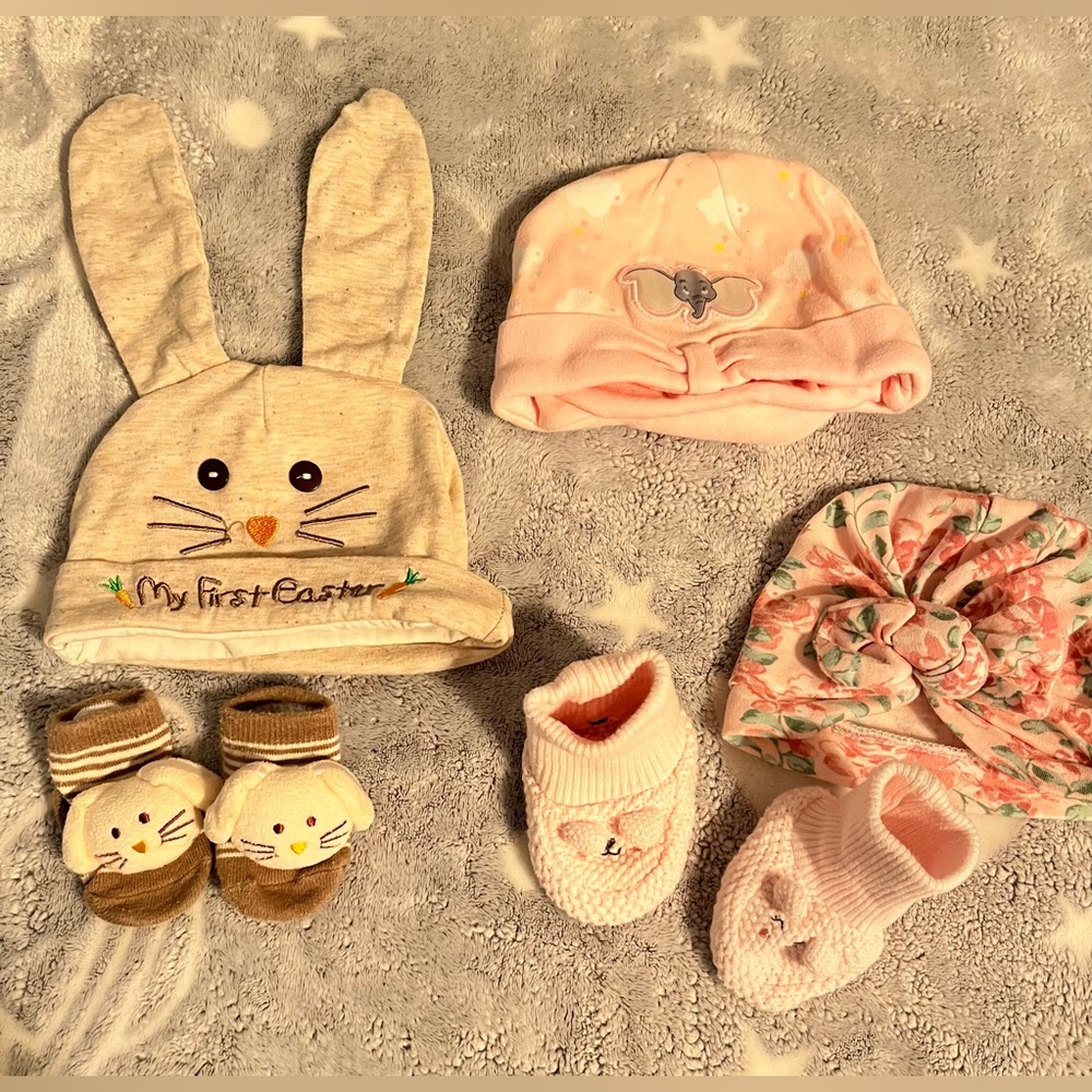 Baby Girl Hats and Footies all as a lot. Sizes as shown in the pictures. 0-12 mo